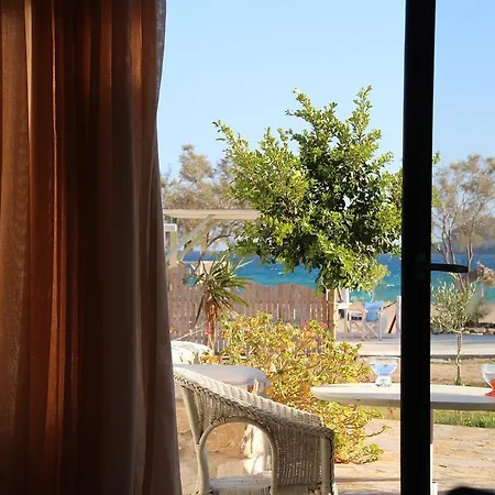 Porto Paradiso Chrisi Akti (Paros)